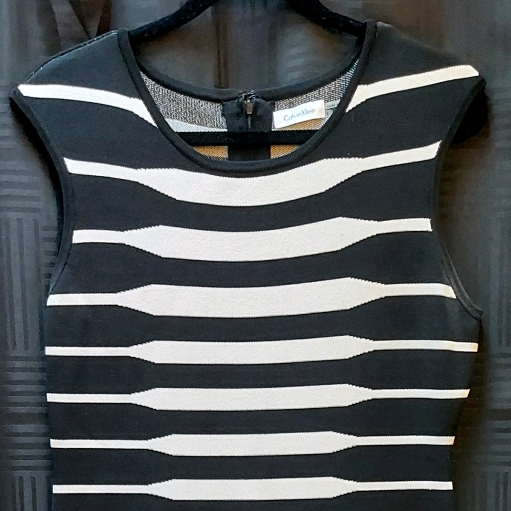 L Black and white Calvin Klein bodycon dress